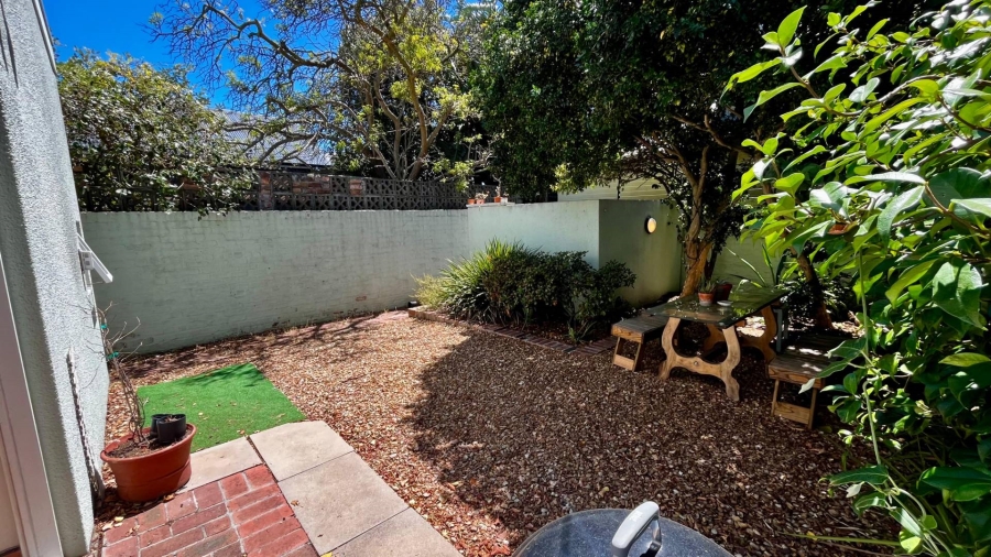 To Let 2 Bedroom Property for Rent in Observatory Western Cape